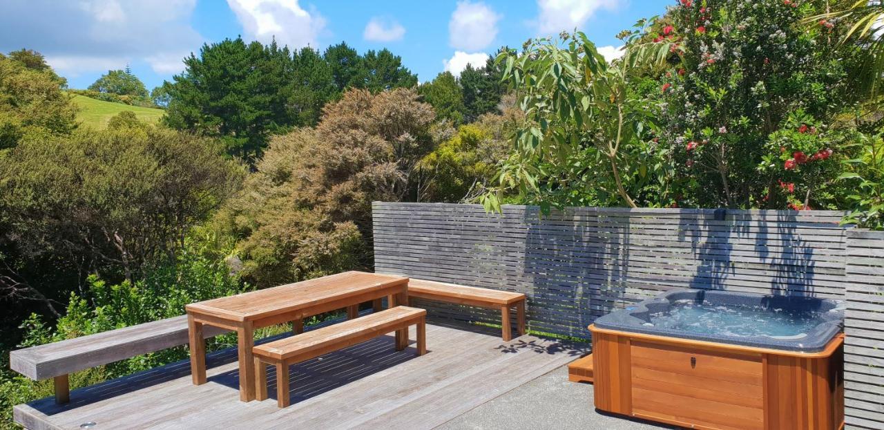 Karaka Sanctuary With Spa Pool By Waiheke Unlimited Oneroa Exteriér fotografie